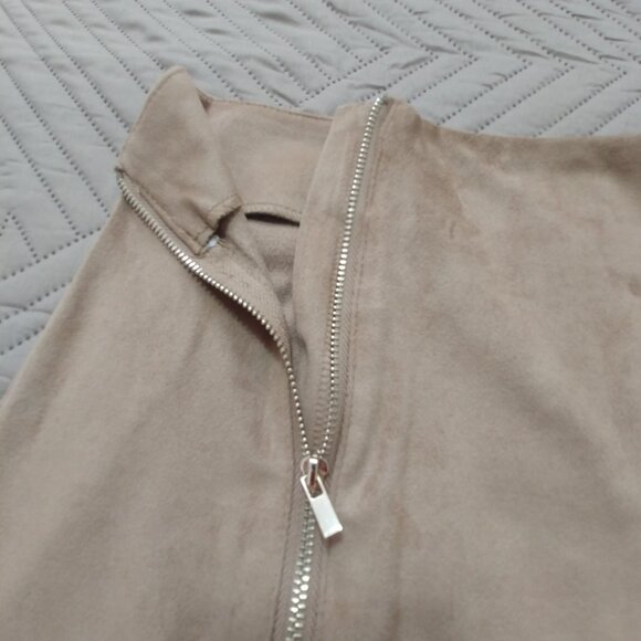 Dynamite Tan Faux Suede Skirt , Size Small, Polyester/ Spandex , Like New - Picture 3 of 5